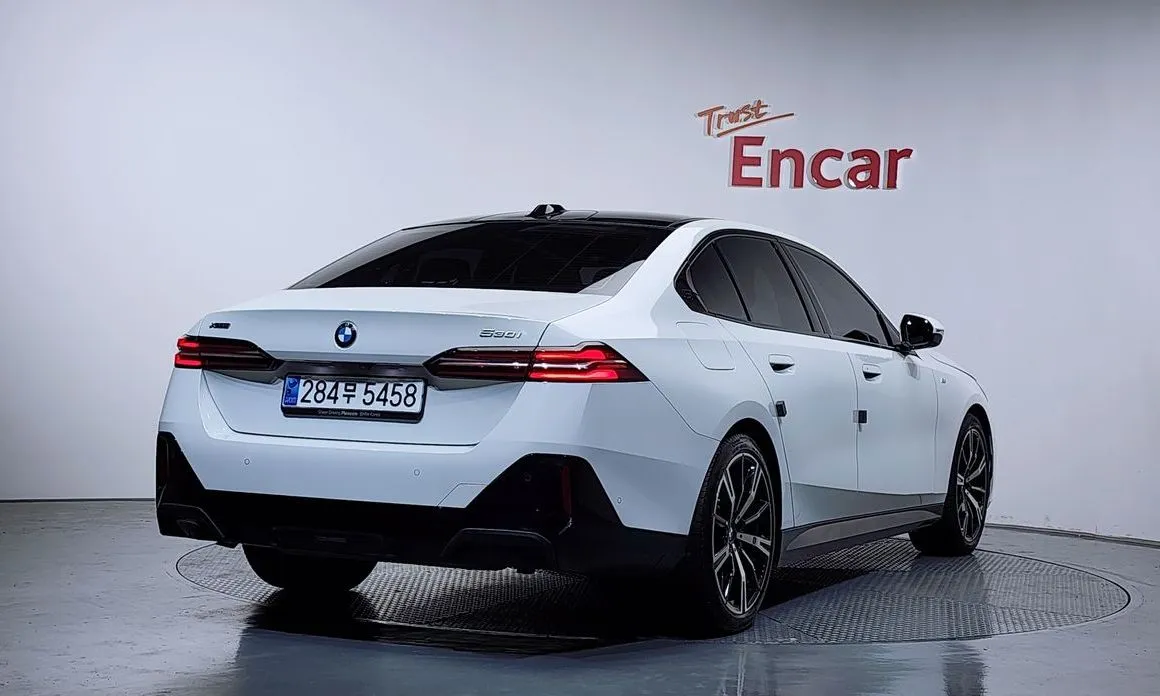 BMW 5-Series 2024 из KR, фото 4