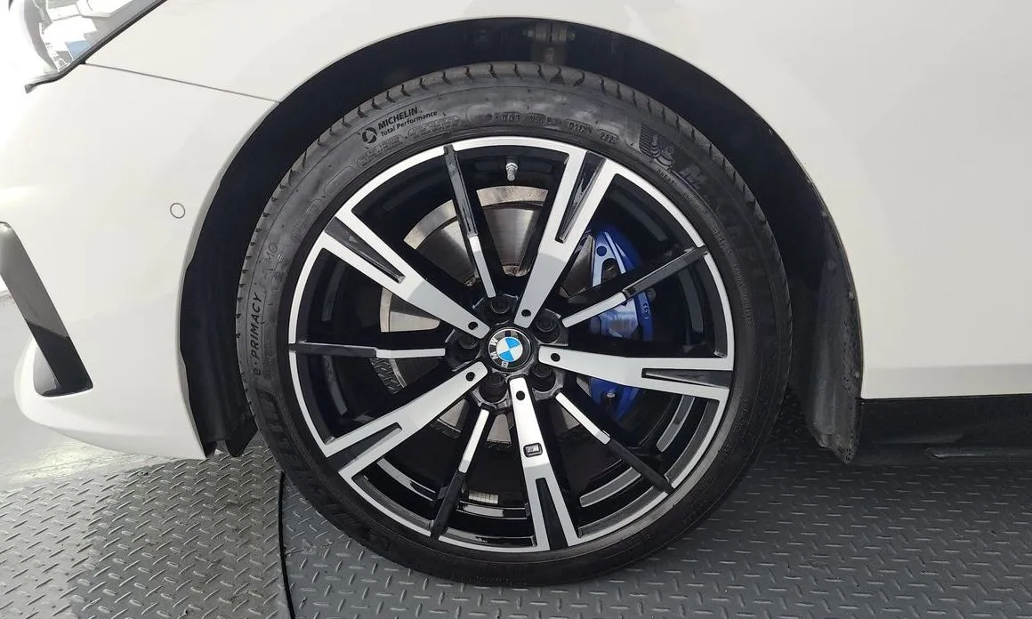 BMW 5-Series 2024 из KR, фото 8