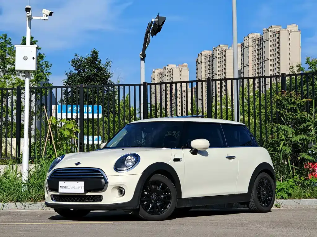 MINI Cooper (3-door)