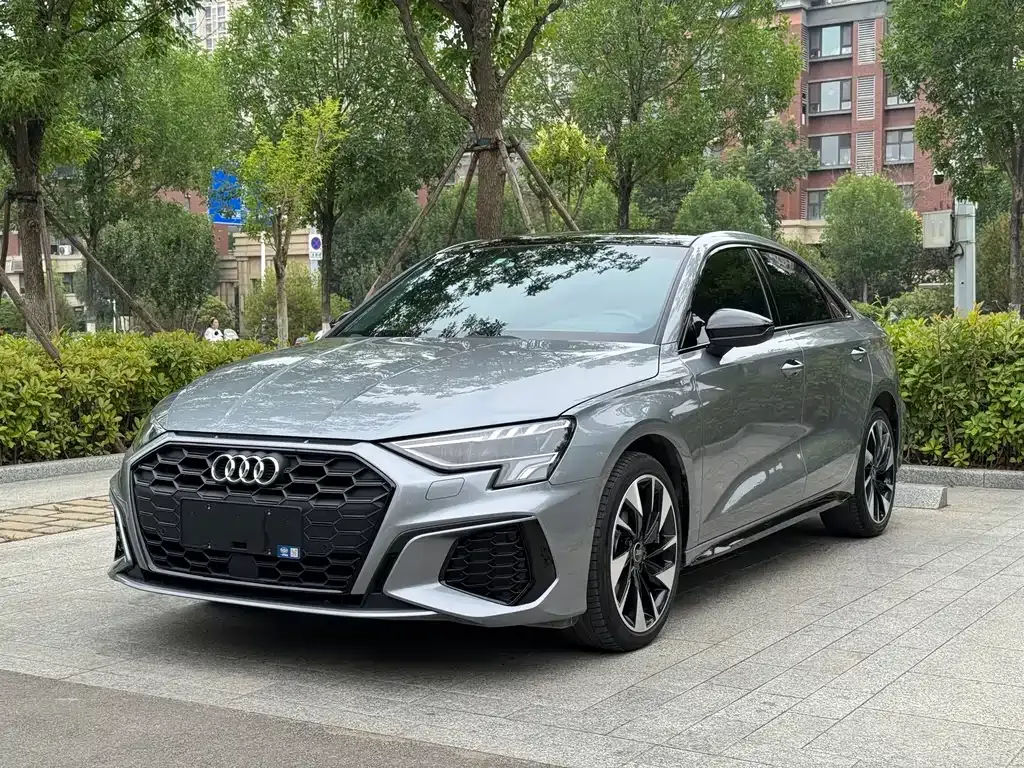 Audi A3 — фото 1