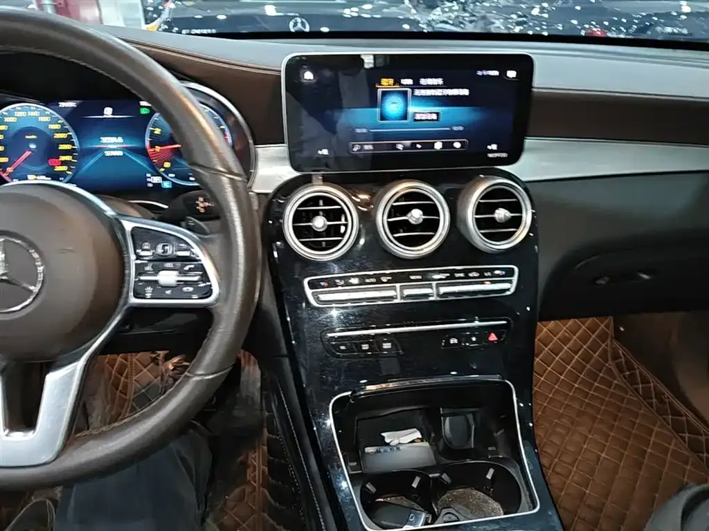 Mercedes-Benz GLC — фото 10