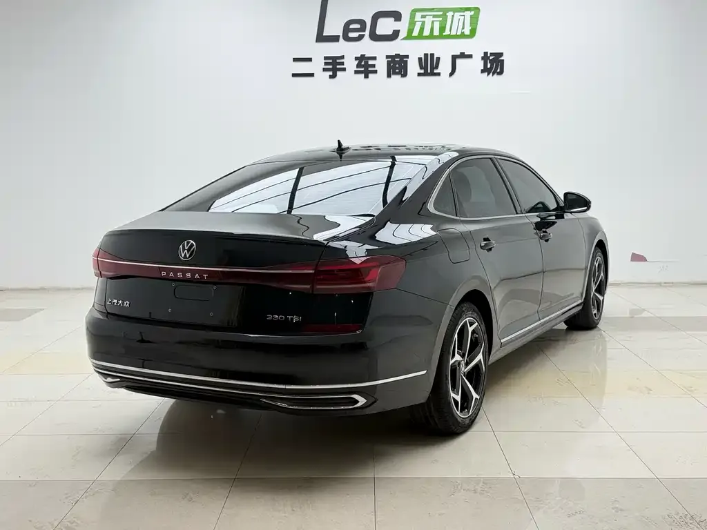 Volkswagen Passat — фото 8