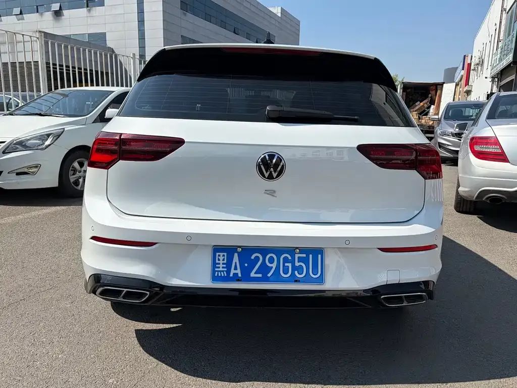 Volkswagen Golf 2024 из CN, фото 4