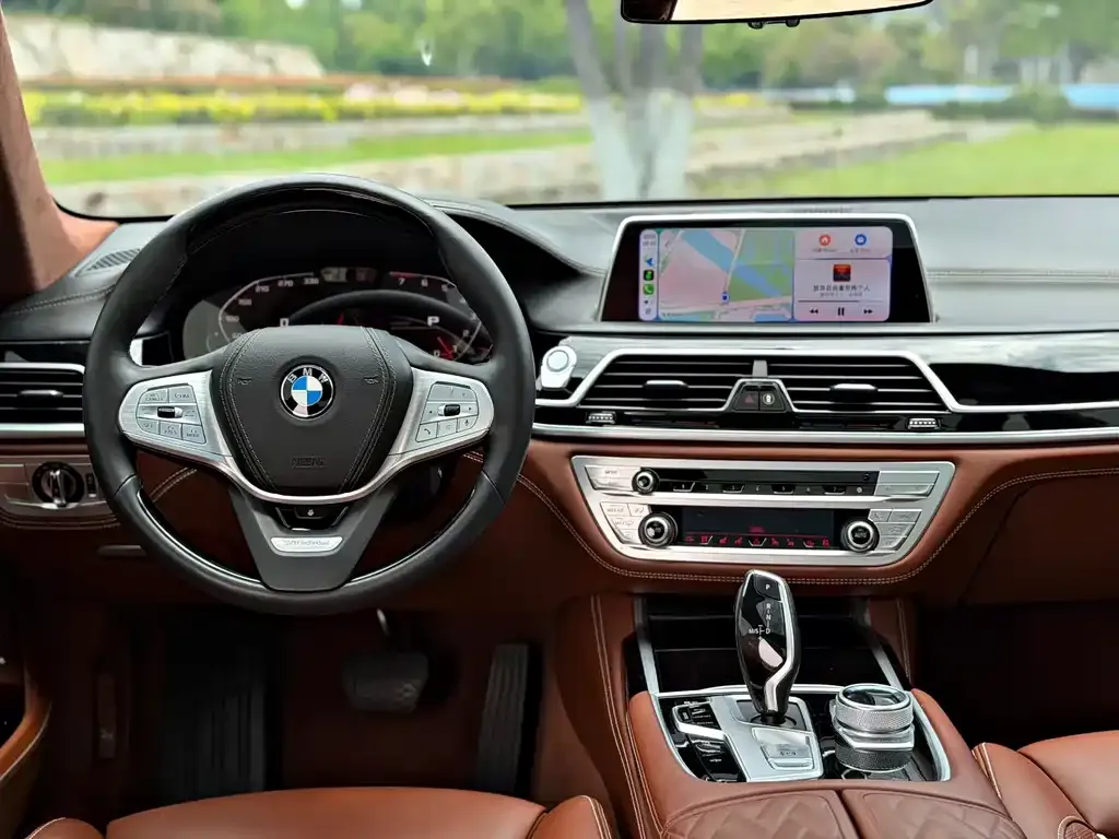 BMW 7 Series — фото 4