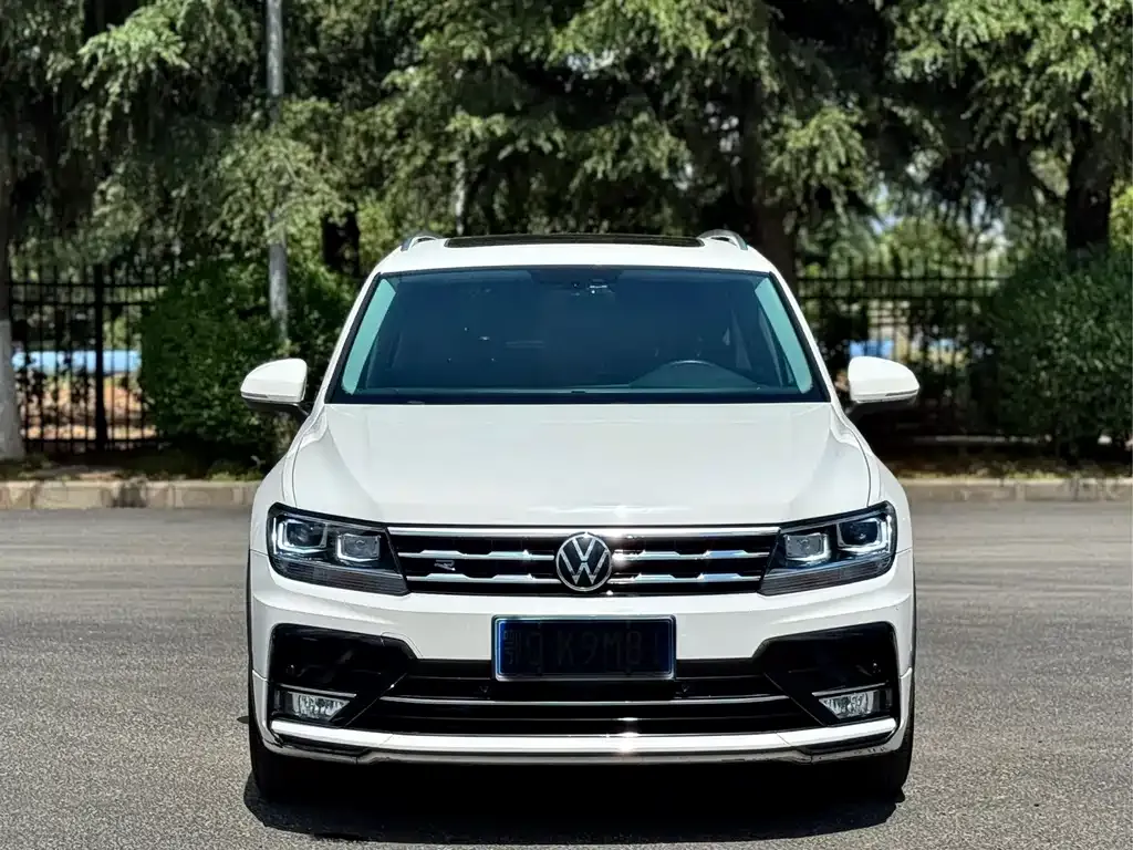 Volkswagen Tiguan L — фото 6