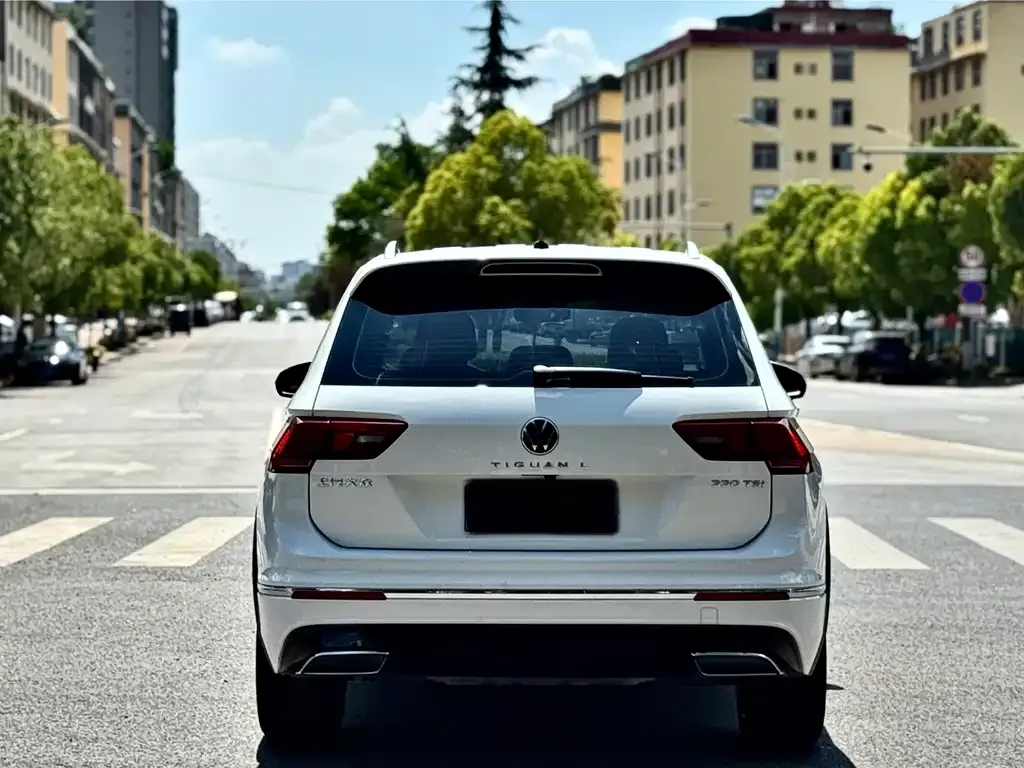 Volkswagen Tiguan L — фото 3
