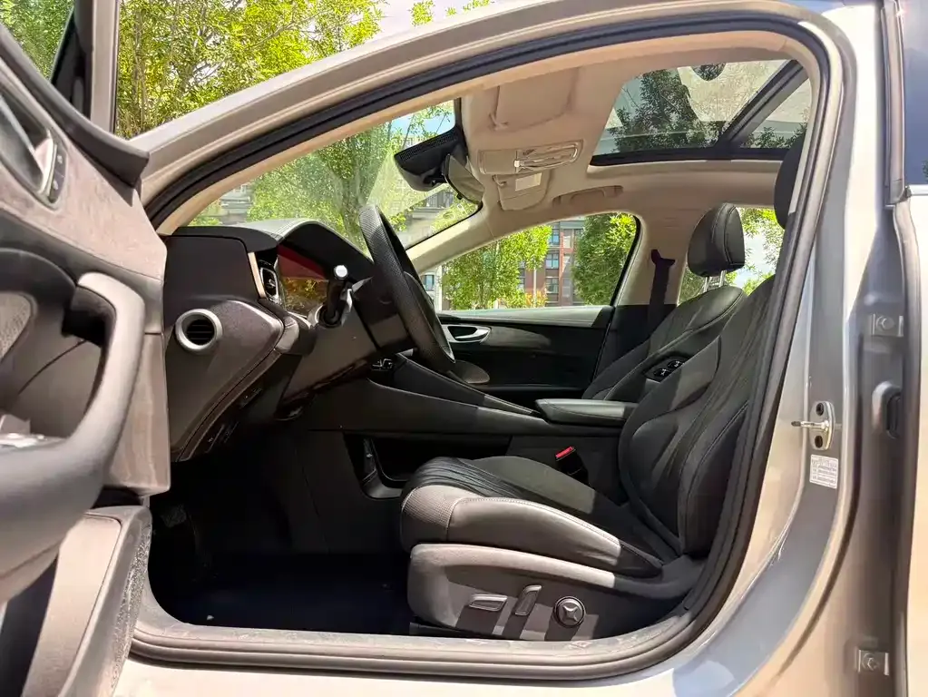 Roewe D7 2023 из CN, фото 2