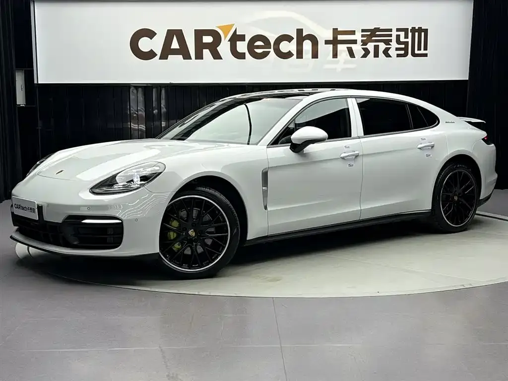 Porsche Panamera — фото 1