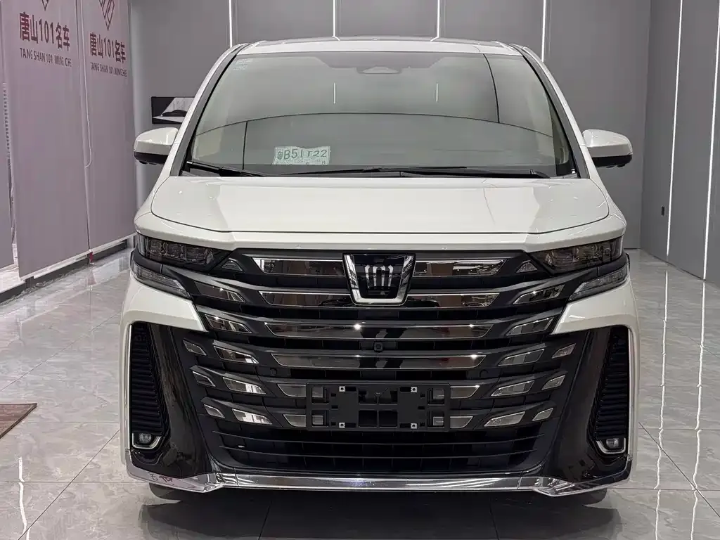 Toyota Vellfire — фото 2