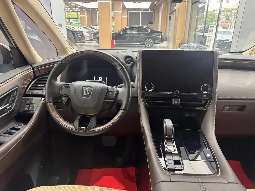 Toyota Vellfire — фото 3