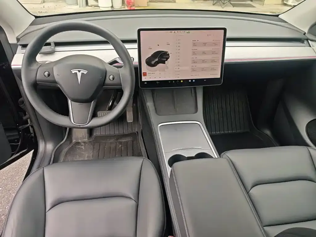 Tesla Model Y — фото 7