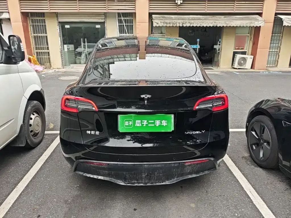 Tesla Model Y — фото 5
