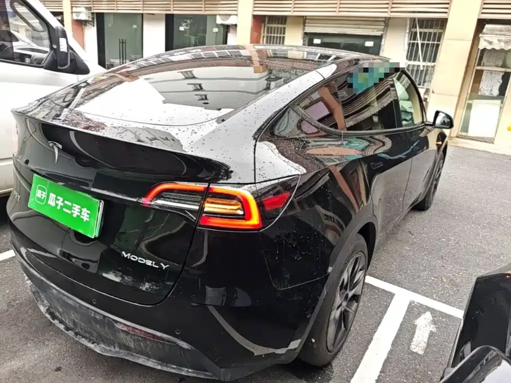Tesla Model Y — фото 4