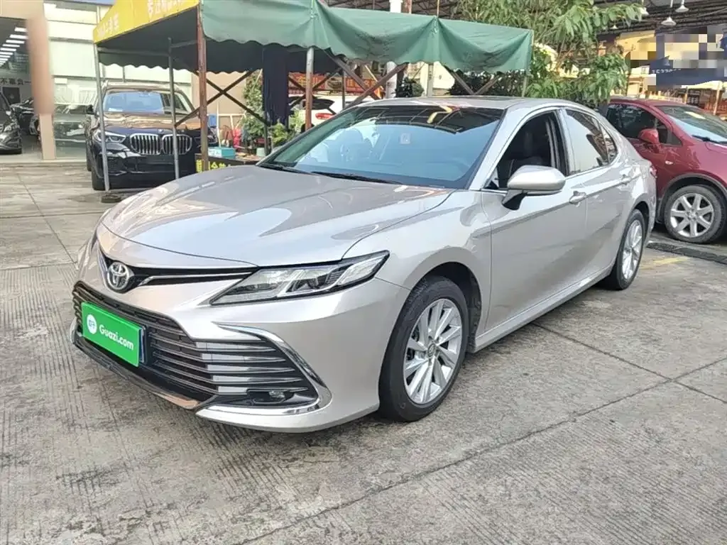 Toyota Camry — фото 7