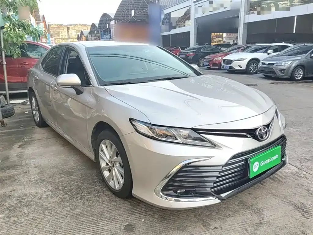 Toyota Camry — фото 10