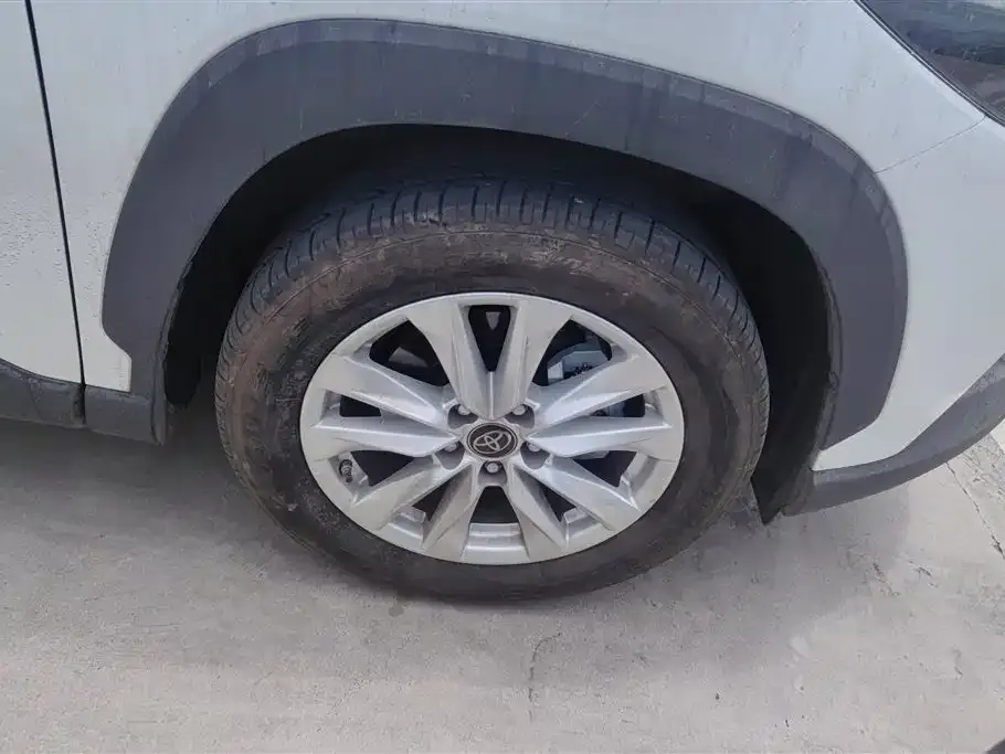 Toyota Corolla Cross 2023 из CN, фото 8