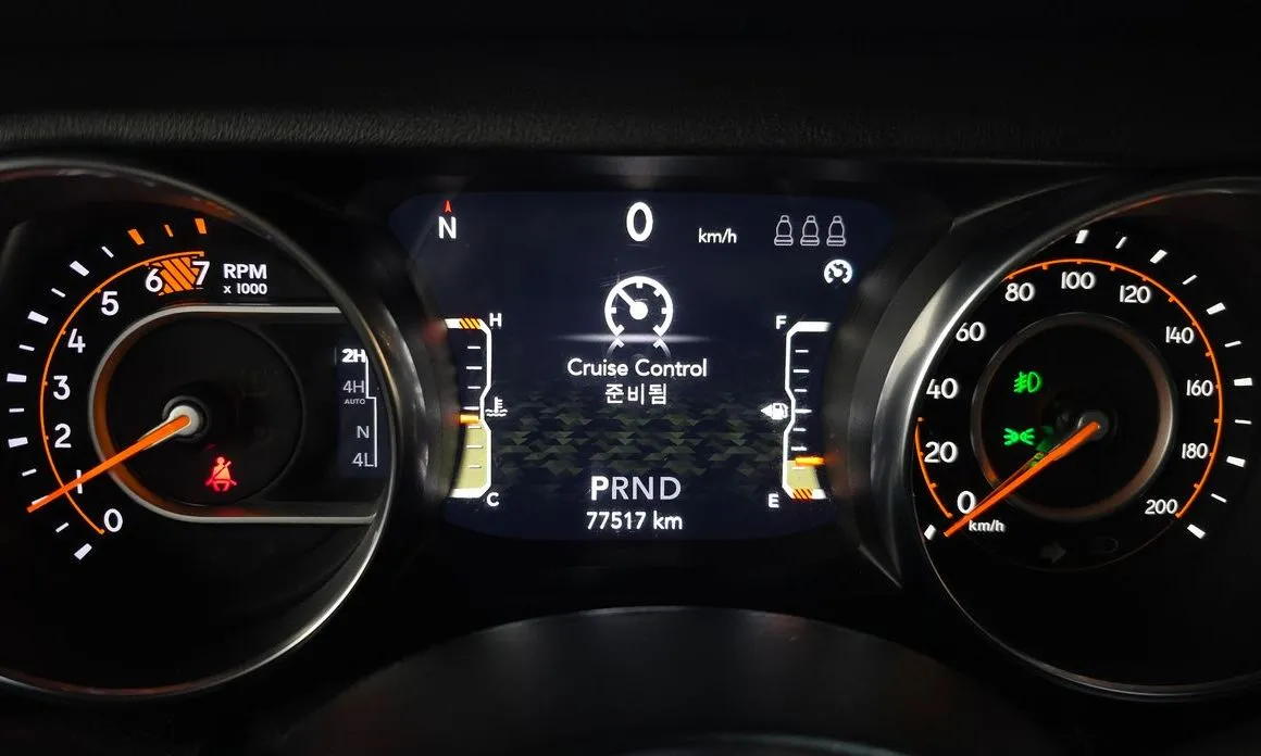 Jeep Wrangler 2022 из KR, фото 4