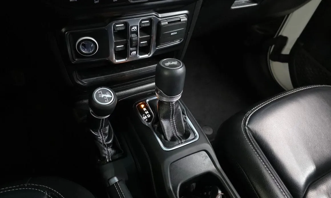 Jeep Wrangler 2022 из KR, фото 10