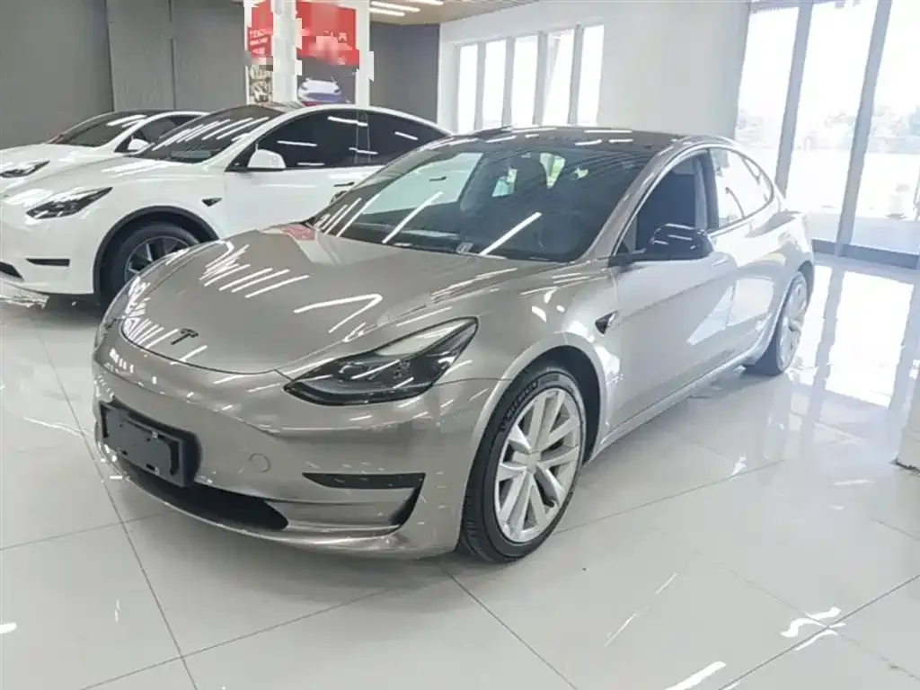 Tesla Model 3 — фото 6