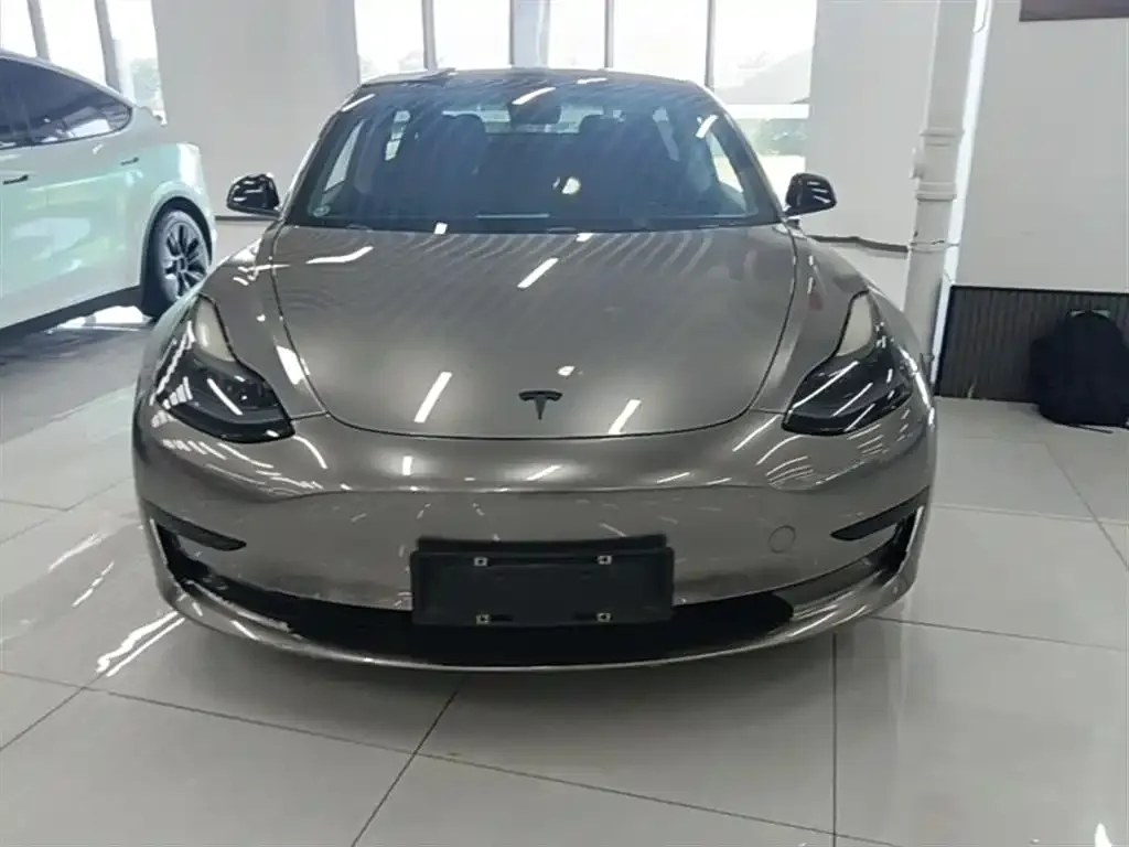 Tesla Model 3 — фото 9