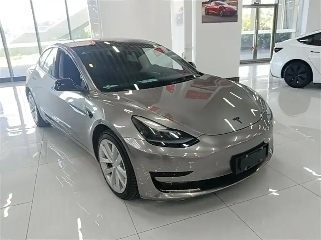 Tesla Model 3 — фото 8
