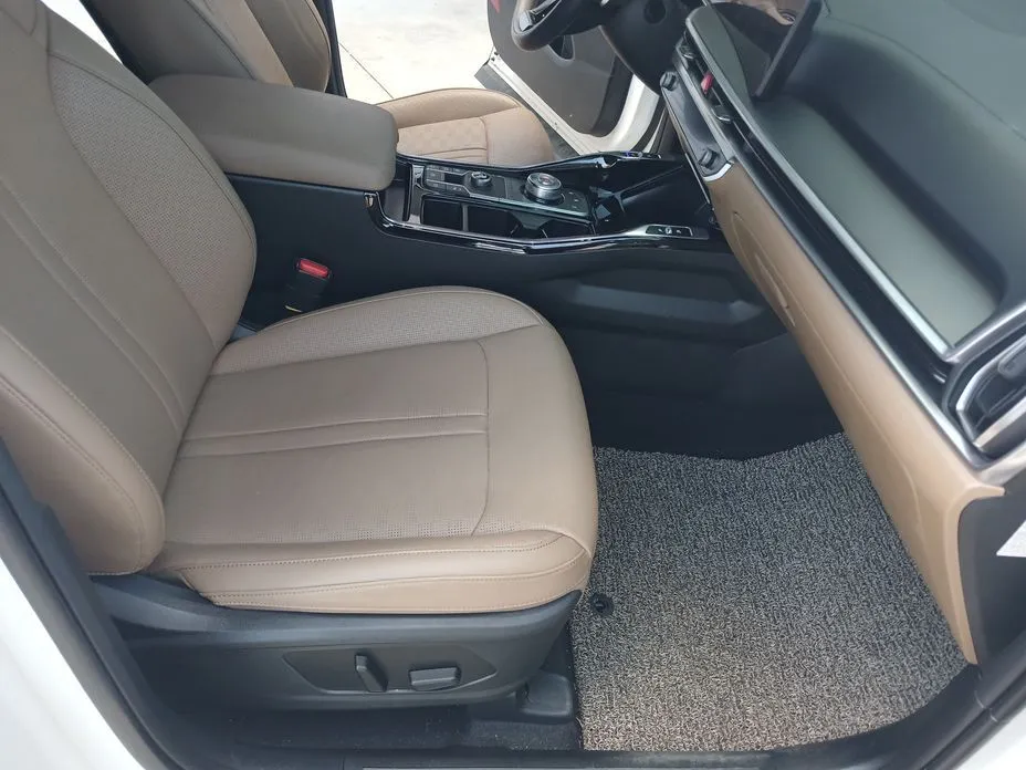 Kia Sorento — фото 8
