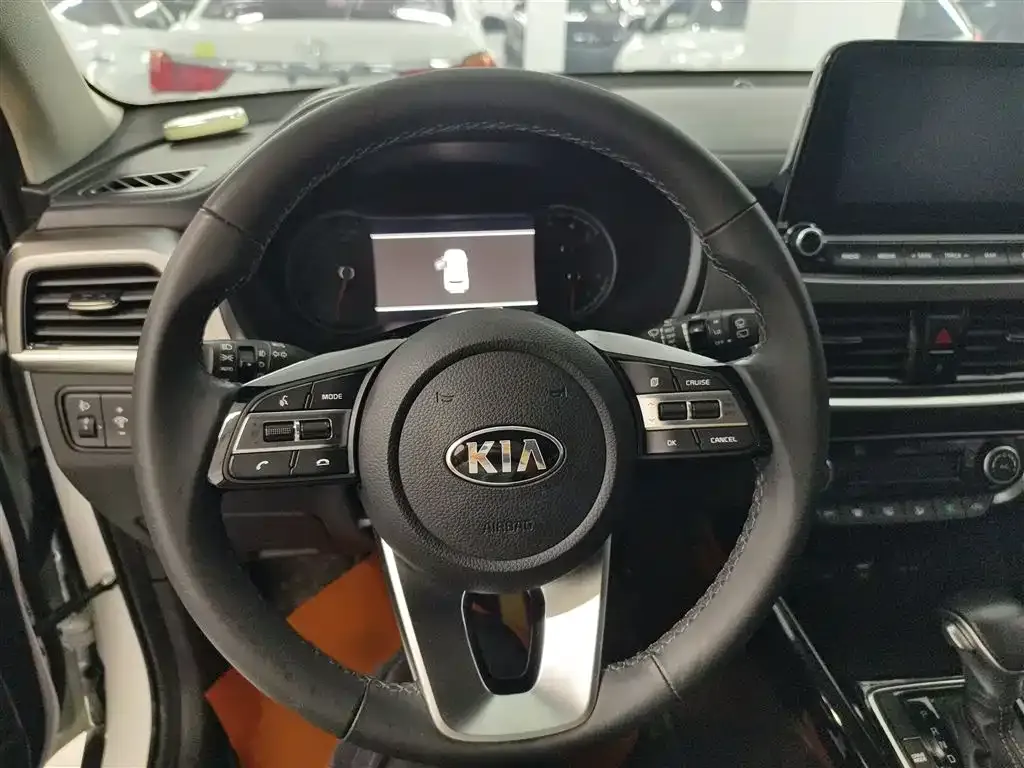 Kia Sportage — фото 8