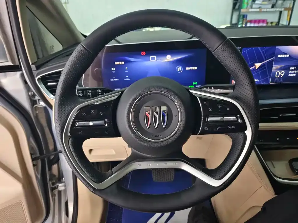 Buick GL8 Hybrid — фото 3