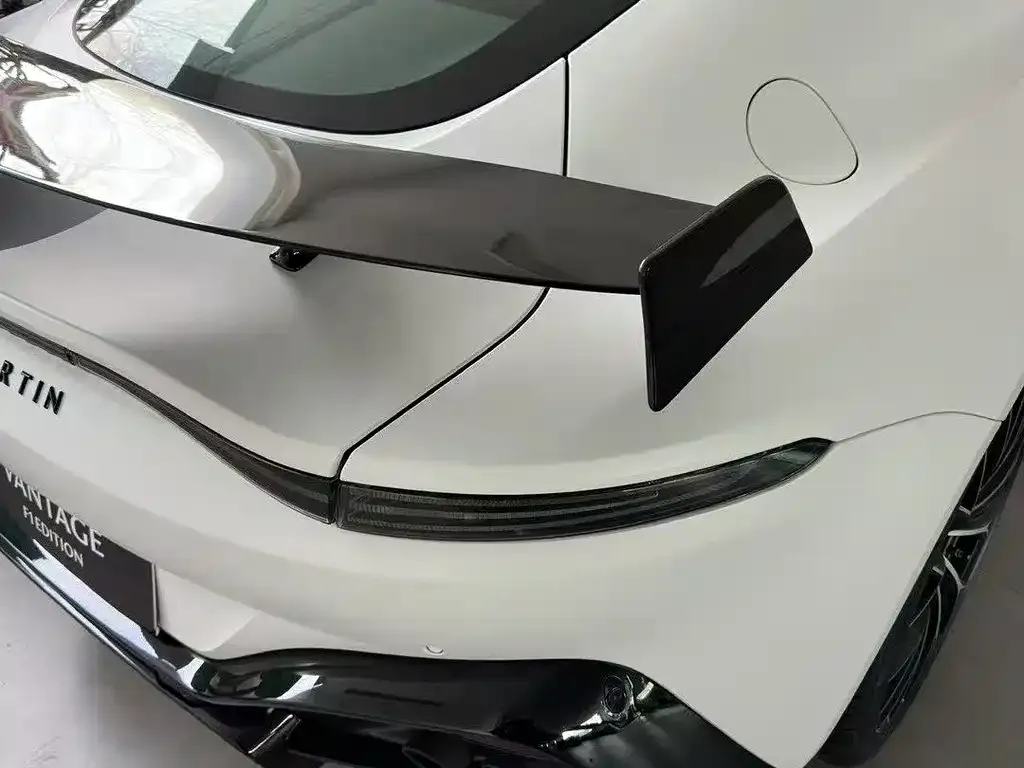 Aston Martin V8 Vantage 2025 из CN, фото 6