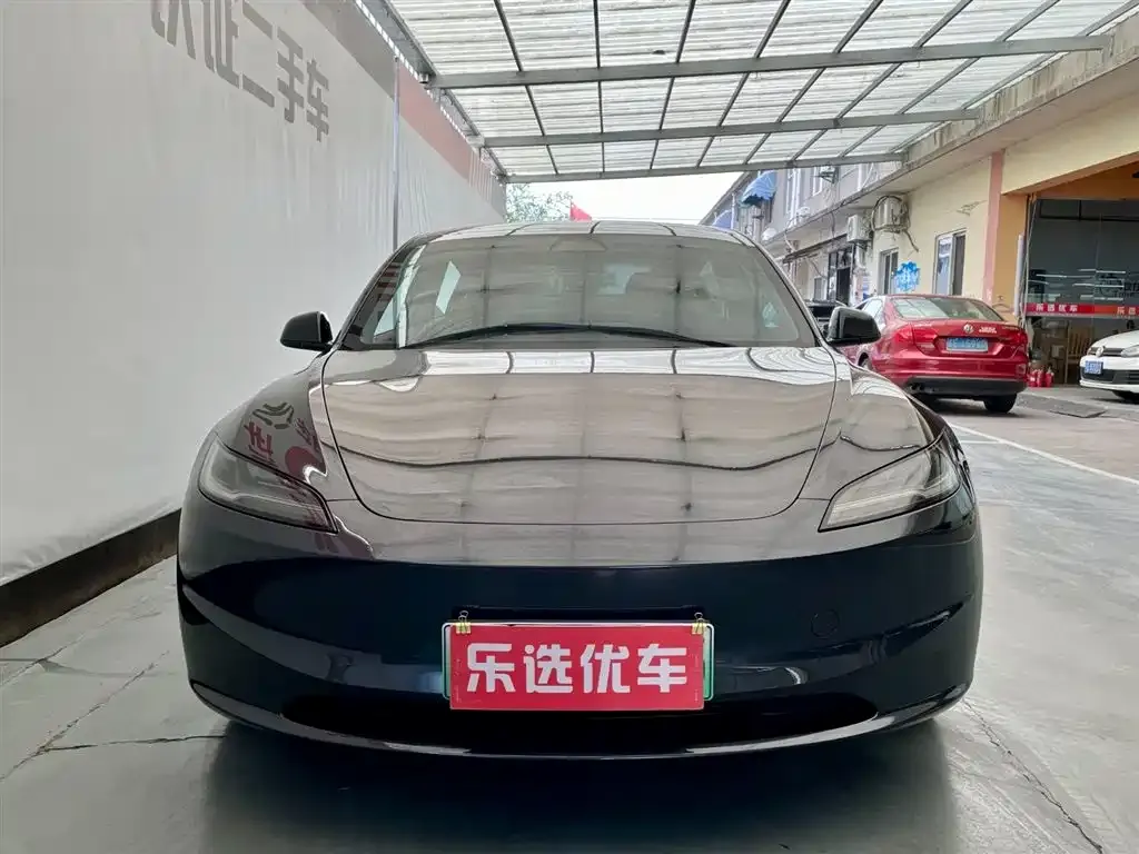 Tesla Model 3 — фото 10