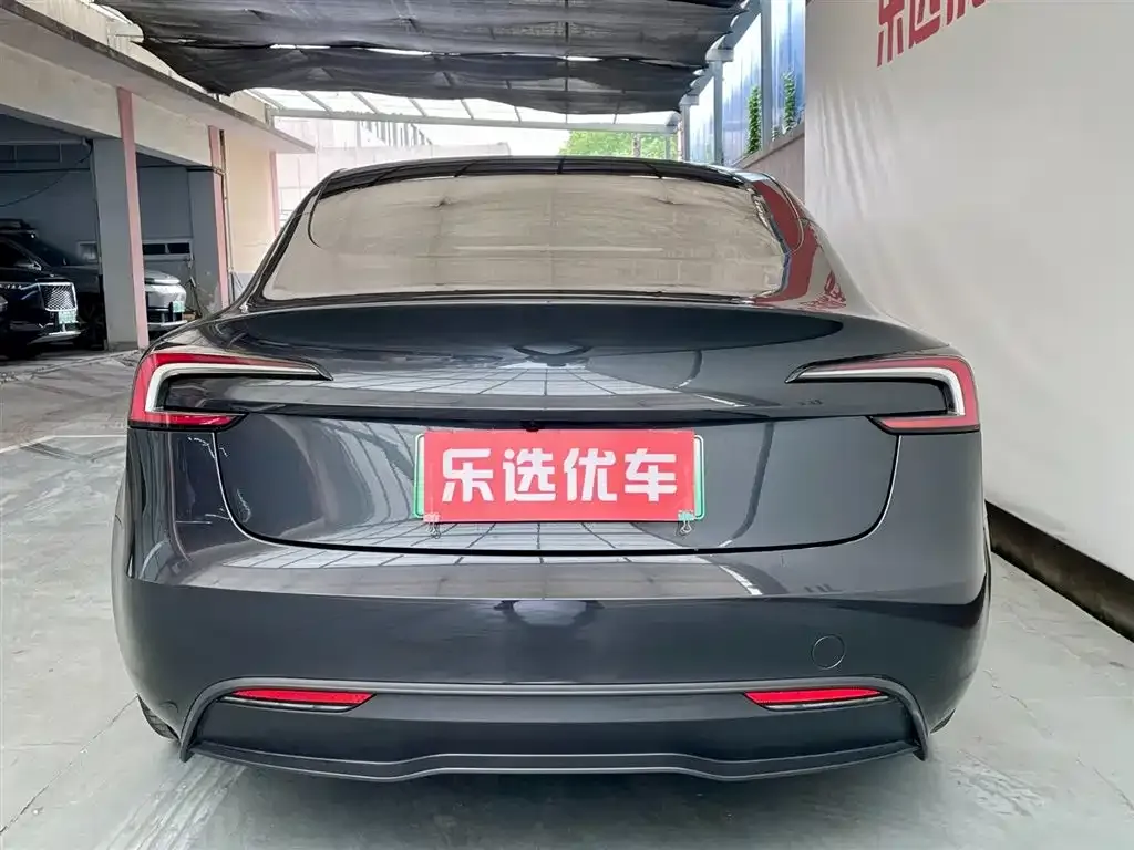 Tesla Model 3 — фото 4