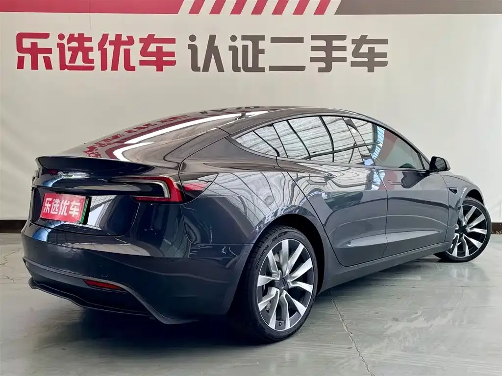 Tesla Model 3 — фото 5