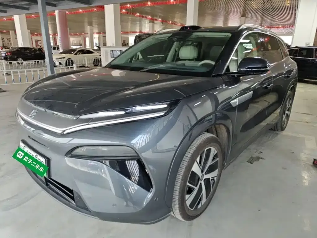 BYD Tang L — фото 1