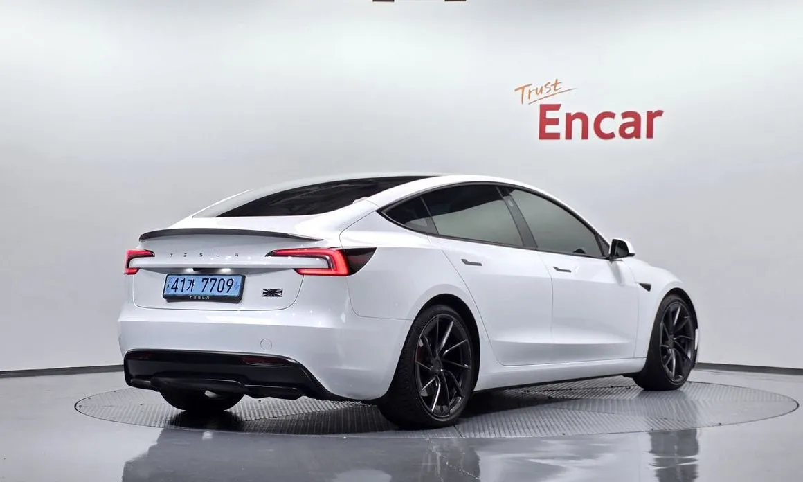 Tesla Model 3 2024 из KR, фото 2