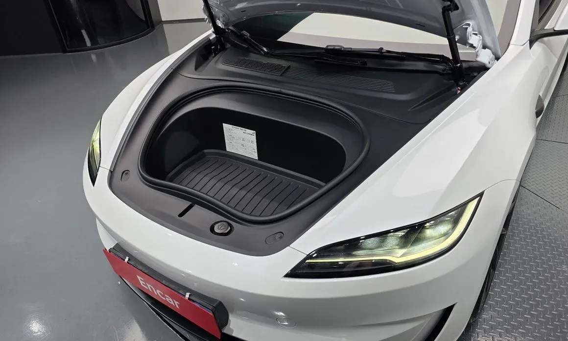 Tesla Model 3 2024 из KR, фото 8