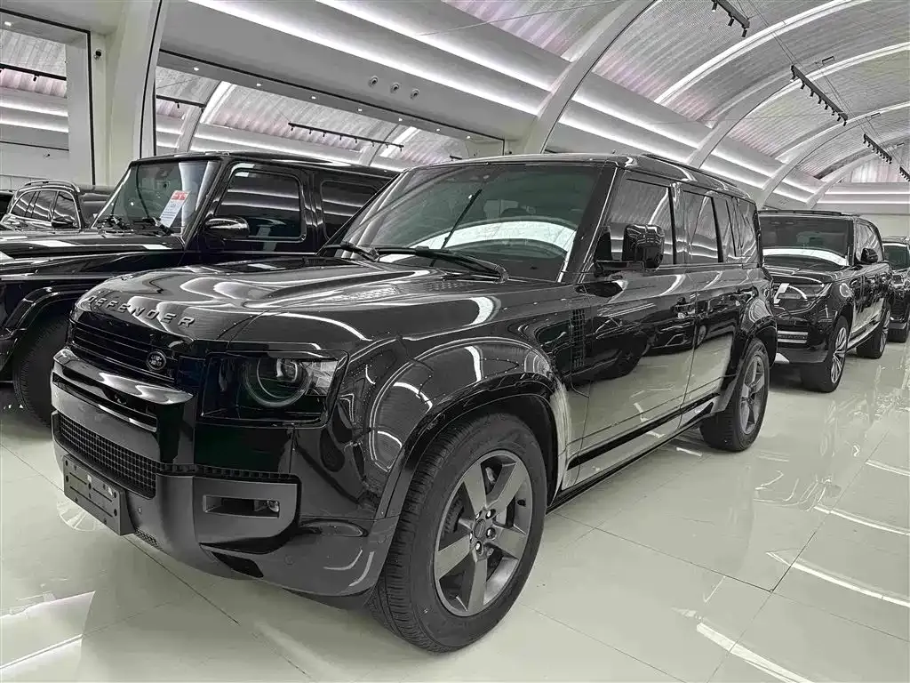 Land Rover Defender — фото 1