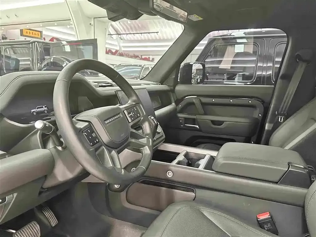 Land Rover Defender — фото 10
