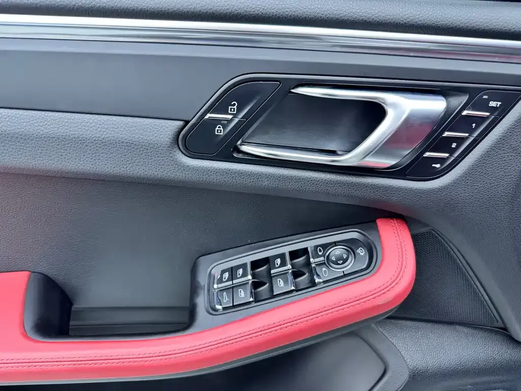 Porsche Macan — фото 10