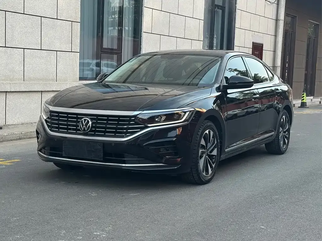 Volkswagen Passat — фото 1