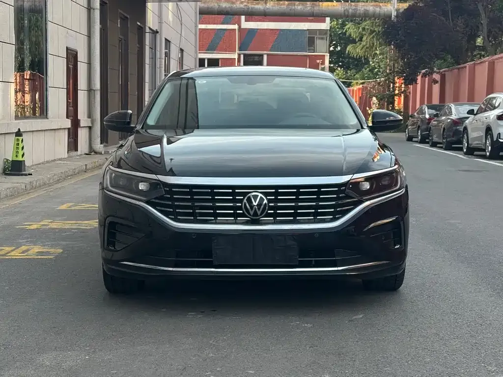 Volkswagen Passat — фото 8