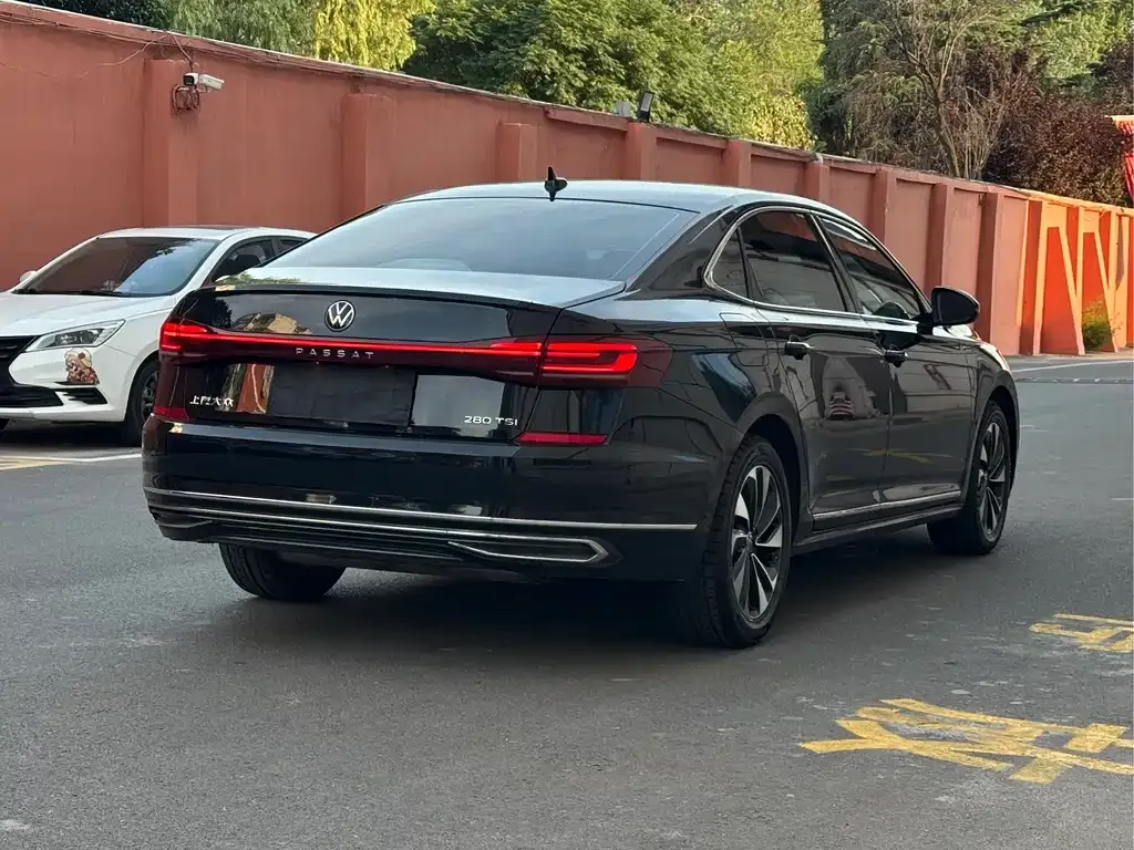 Volkswagen Passat — фото 4