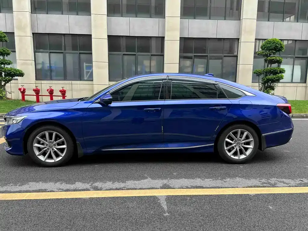 Honda Accord — фото 6