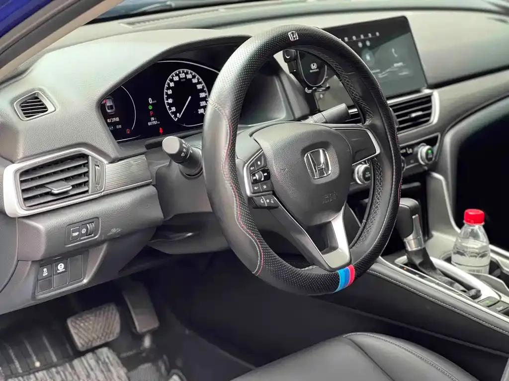 Honda Accord — фото 8