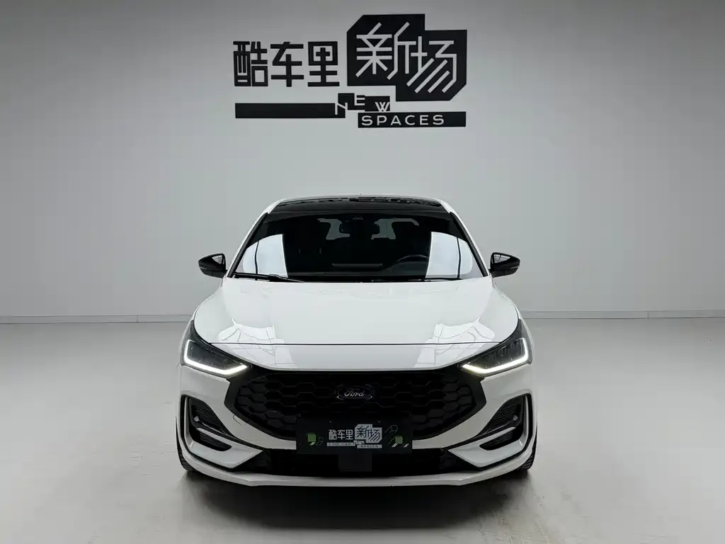 Ford Focus 2023 из CN, фото 5