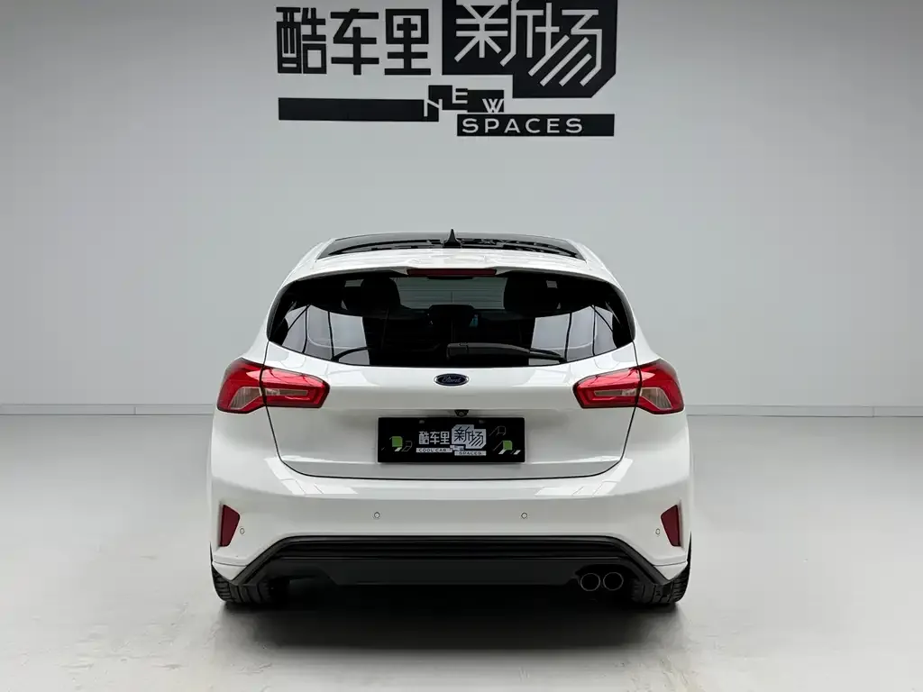 Ford Focus 2023 из CN, фото 2