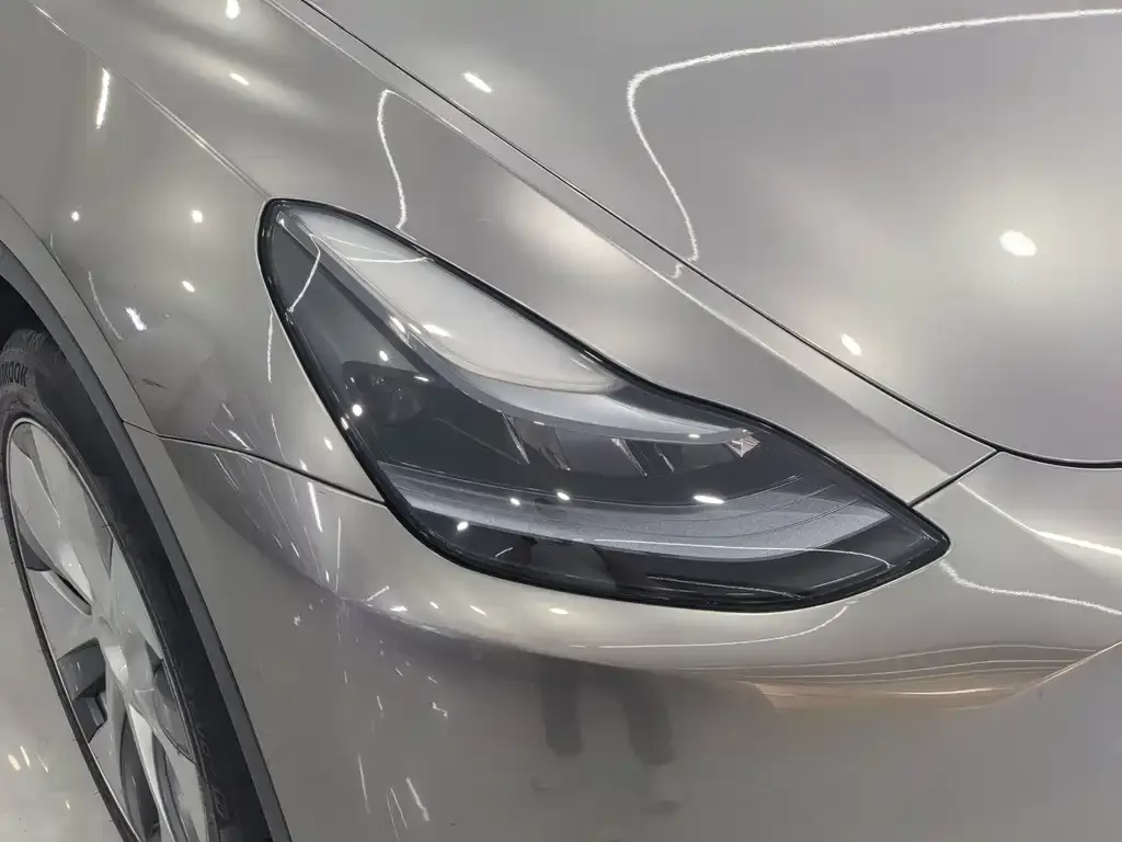 Tesla Model Y — фото 5
