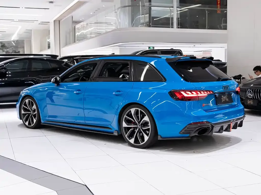 Audi RS 4 2021 из CN, фото 9
