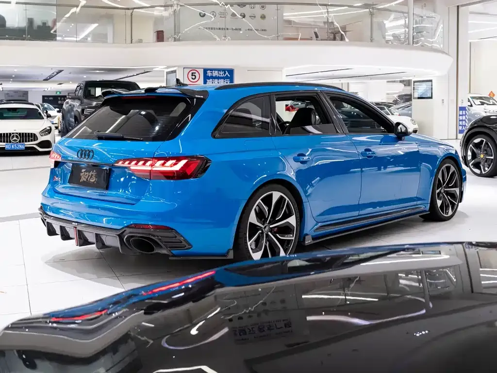 Audi RS 4 2021 из CN, фото 10