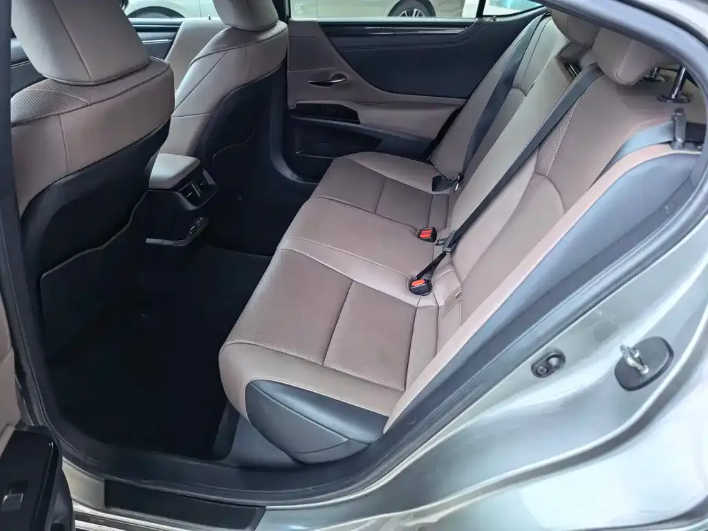 Lexus ES 2024 из CN, фото 2