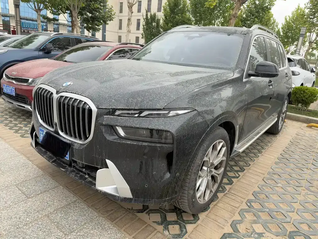 BMW X7 — фото 1
